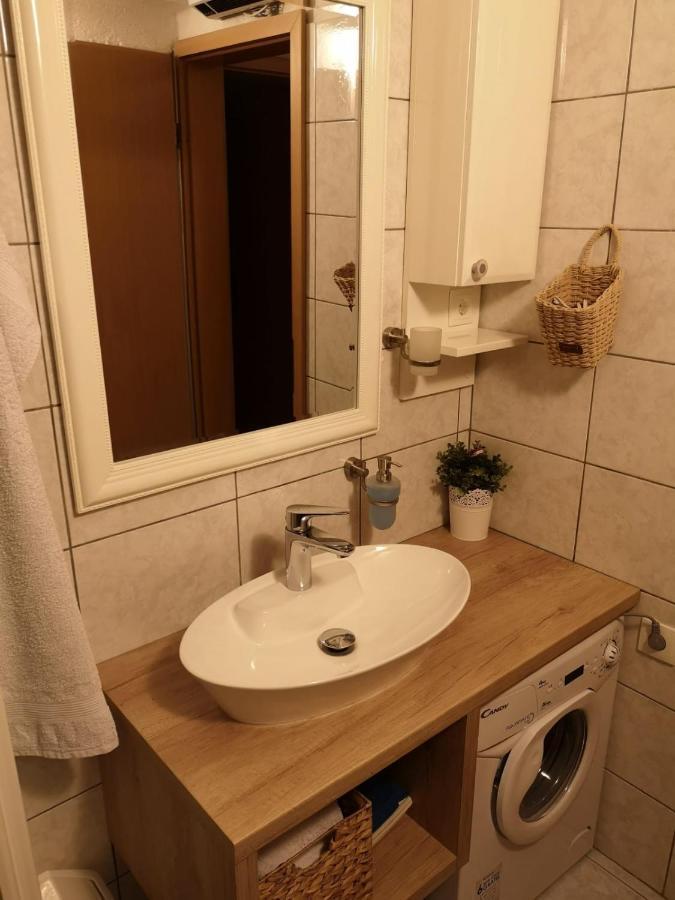 Baska Voda - Apartmani Vesna ภายนอก รูปภาพ