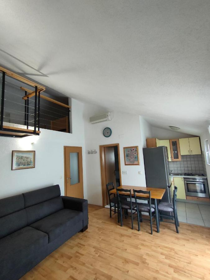 Baska Voda - Apartmani Vesna ภายนอก รูปภาพ