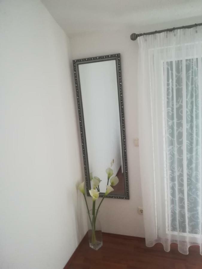 Baska Voda - Apartmani Vesna ภายนอก รูปภาพ