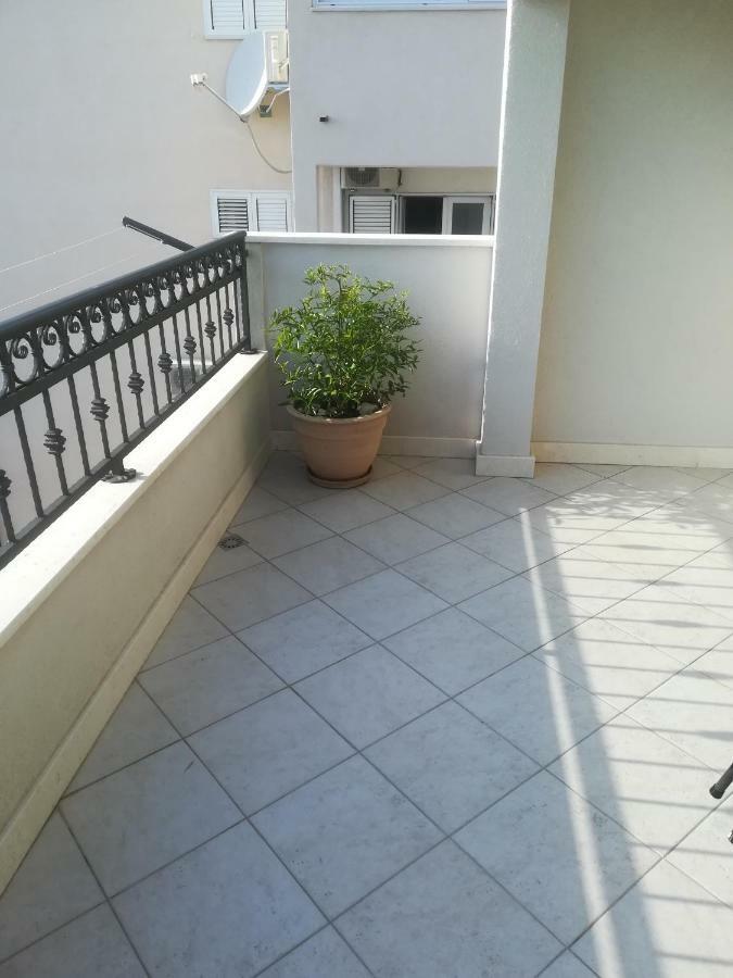 Baska Voda - Apartmani Vesna ภายนอก รูปภาพ