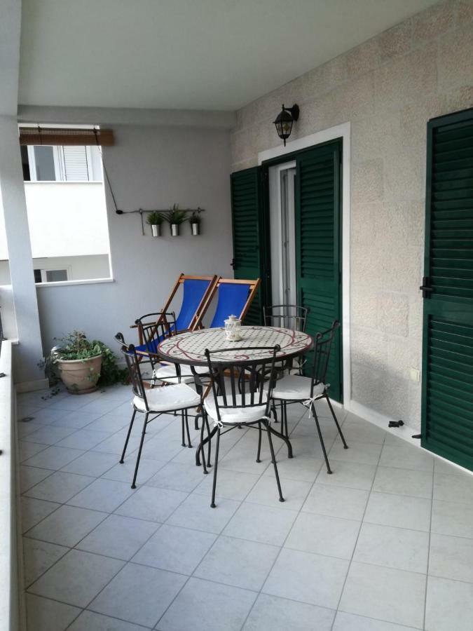 Baska Voda - Apartmani Vesna ภายนอก รูปภาพ